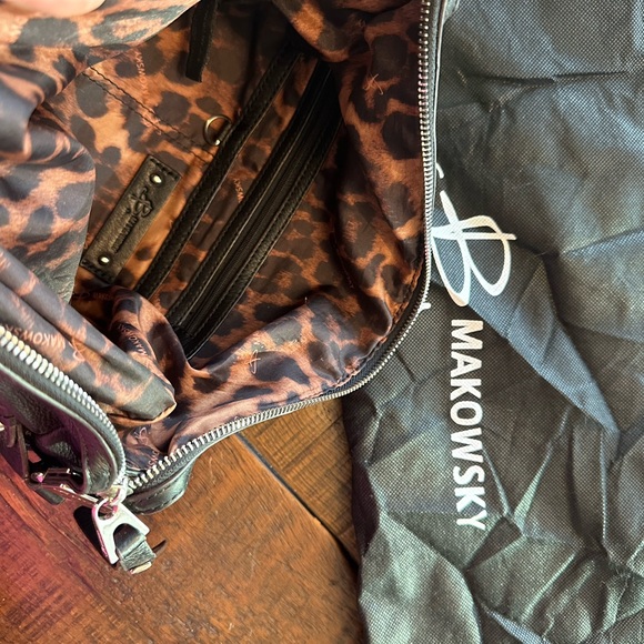 B Makowsky Black Large Tote - Picture 6 of 11